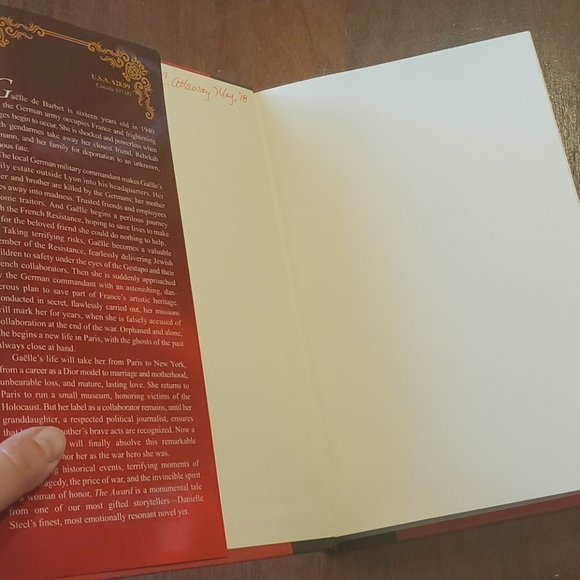 4 for $25! Lot of Danielle Steel Books 📚 - Picture 6 of 13